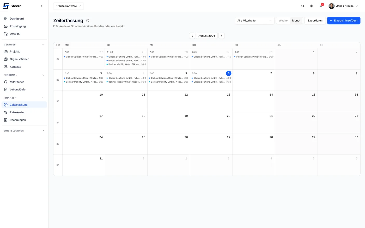 Die Monatsansicht der Zeiterfassung als Kalender, mit den Einträgen an den jeweiligen Tagen.